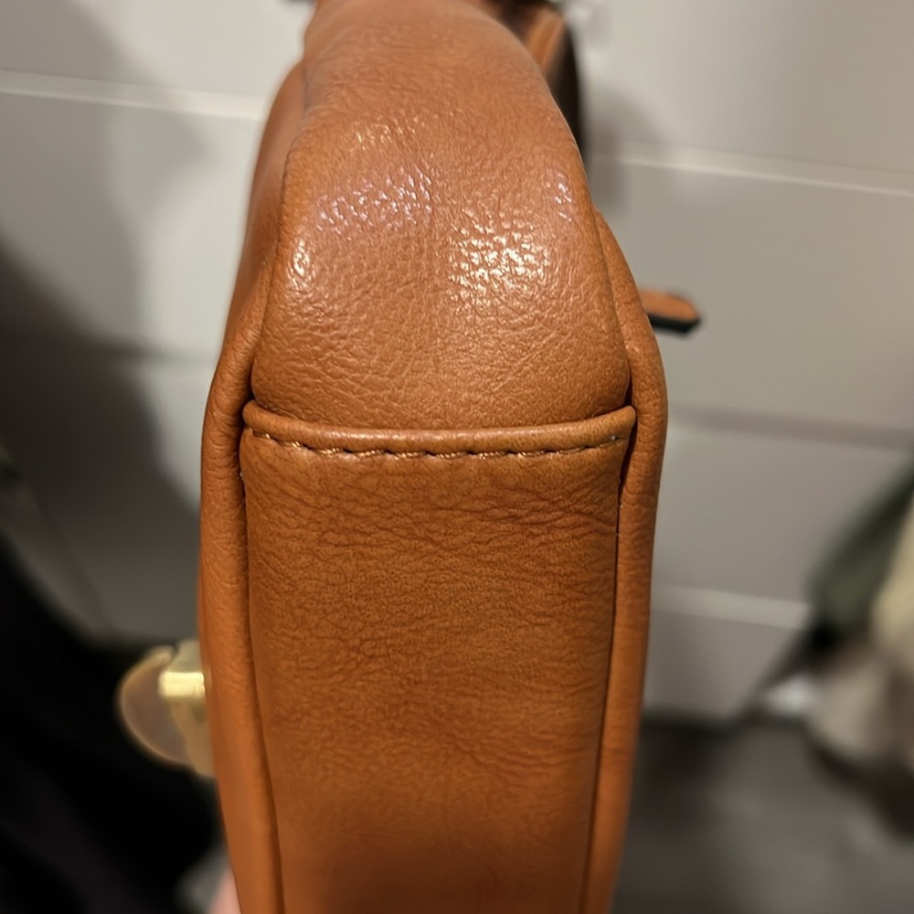 Kelly & Katie leather crossbody - Picture 8 of 8
